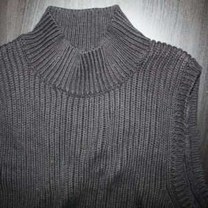 F21 Blck Sleeveless Turtle Neck Cable Knit Sweater